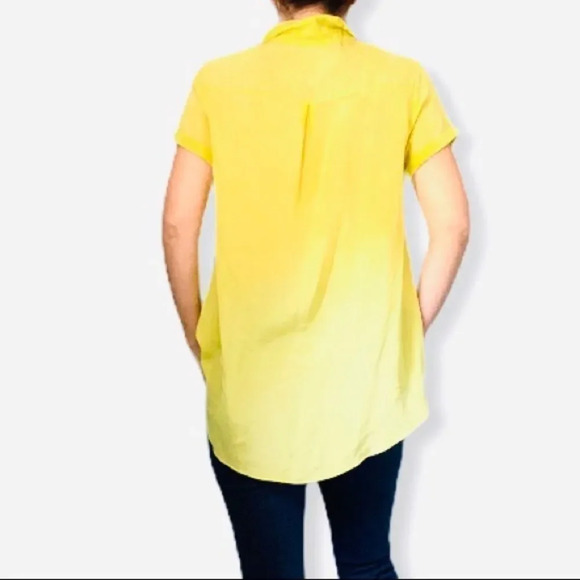 ELIZABETH AND JAMES Silk-Blend High-Low button Top - Picture 3 of 9